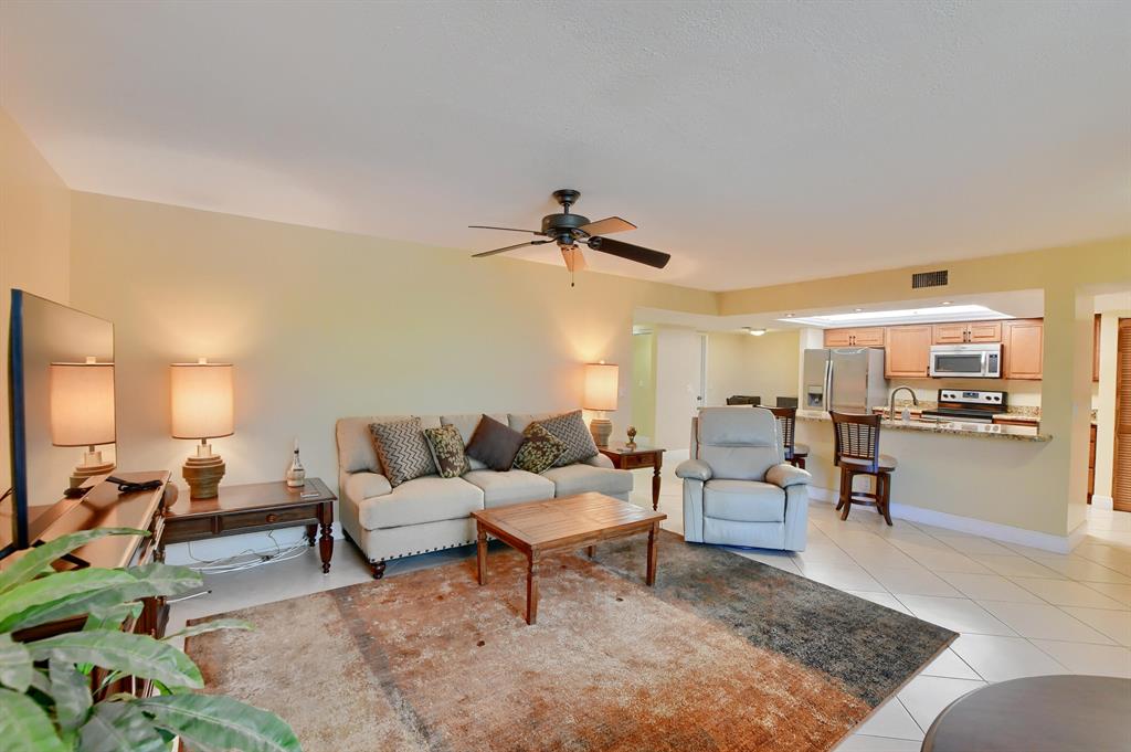 825 Egret Circle 305