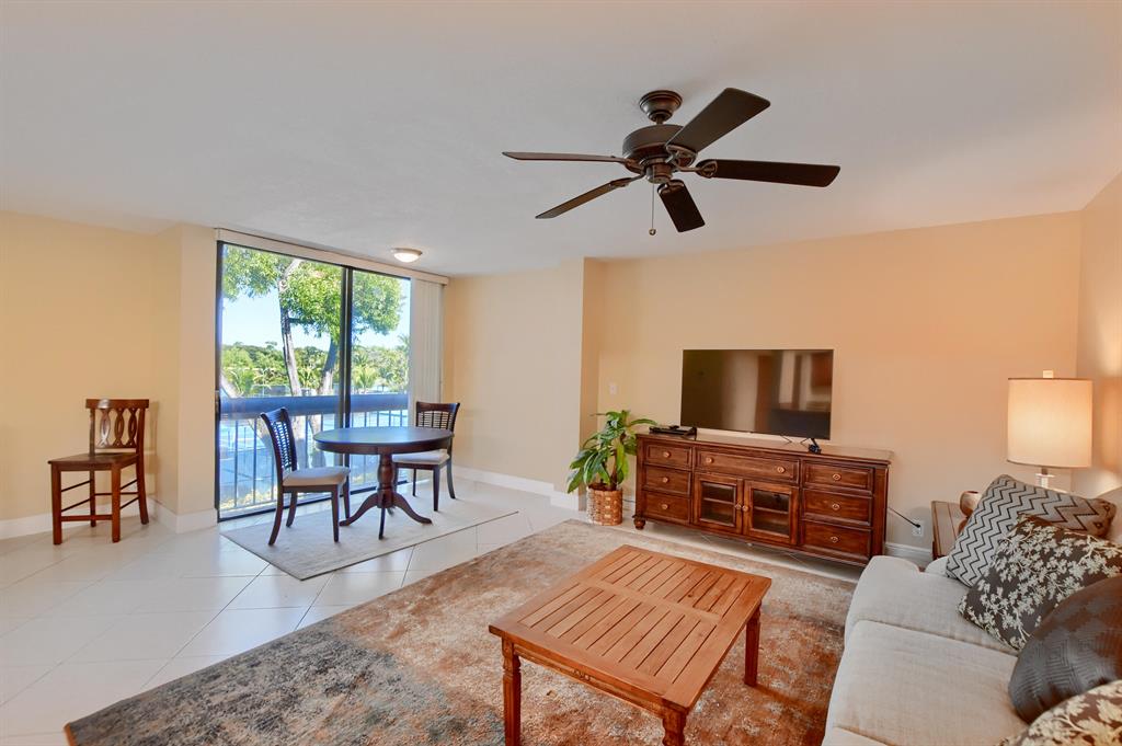 825 Egret Circle 305