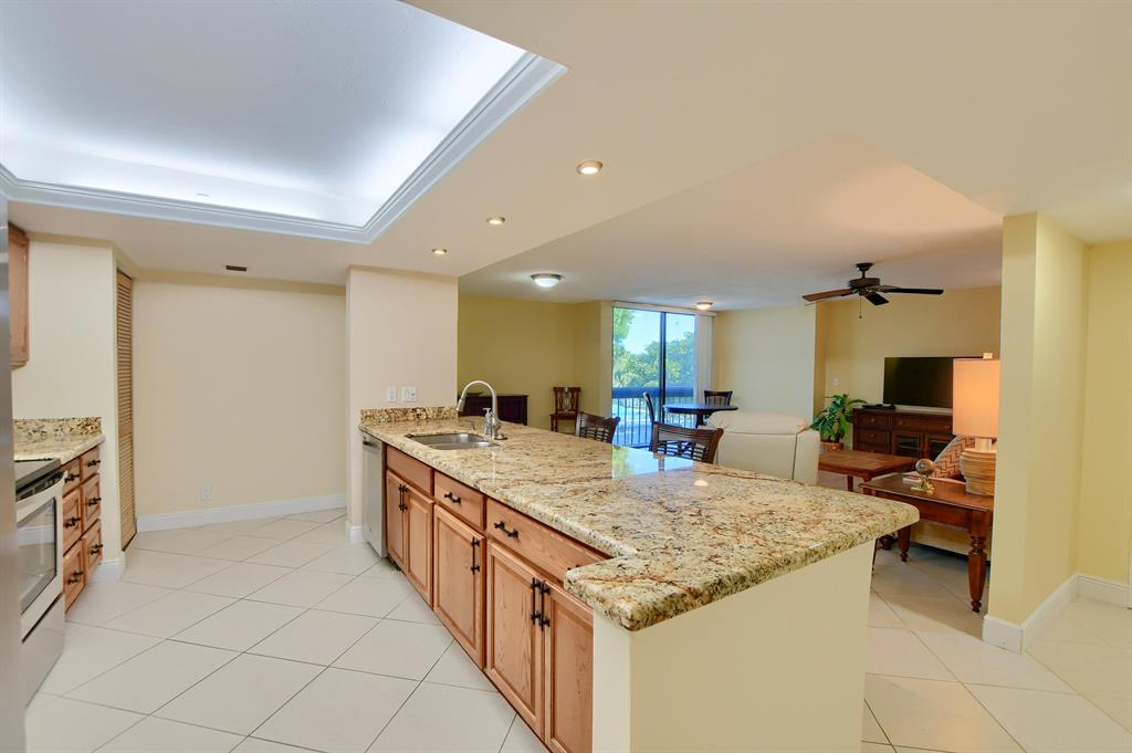 825 Egret Circle 305
