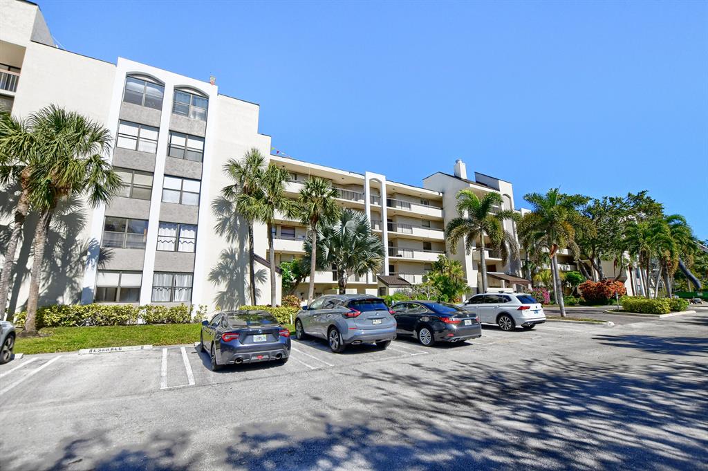 825 Egret Circle 305