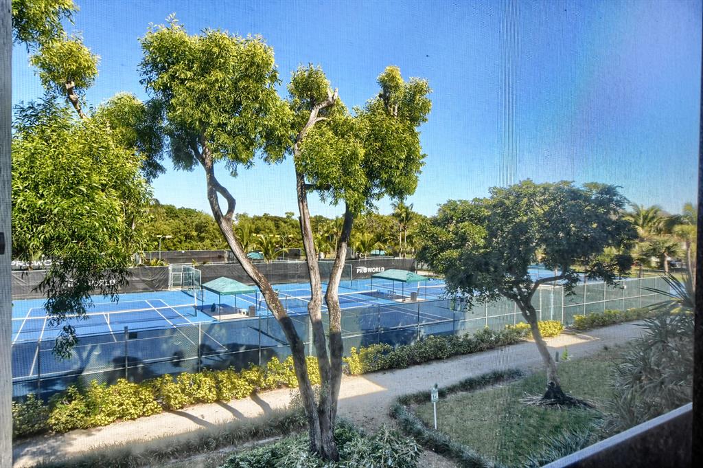 825 Egret Circle 305
