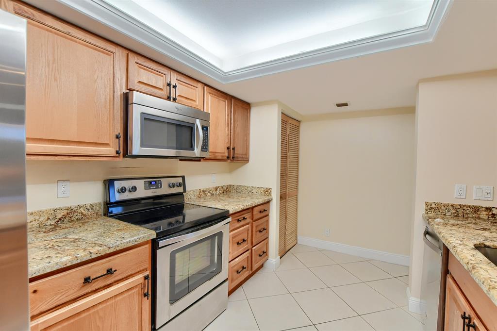 825 Egret Circle 305