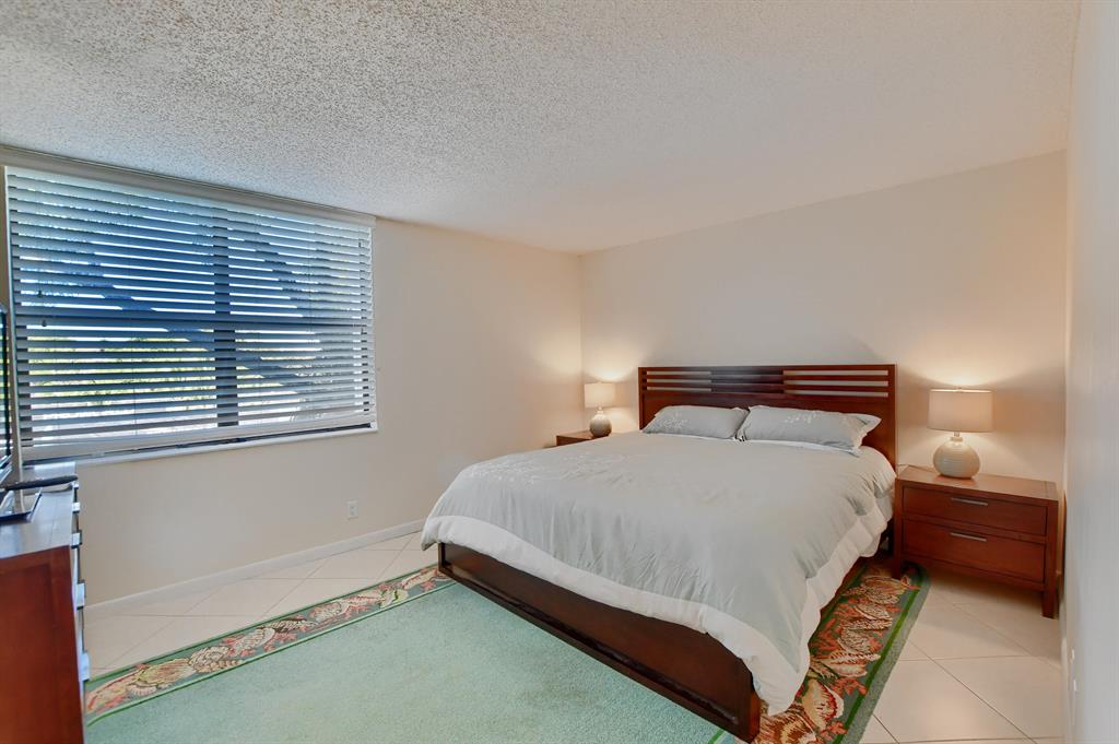 825 Egret Circle 305