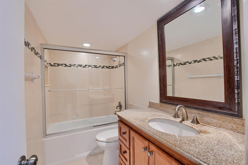 825 Egret Circle 305