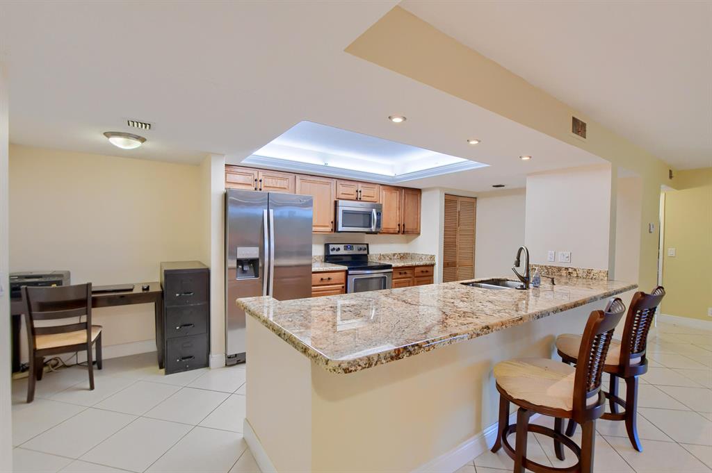 825 Egret Circle 305