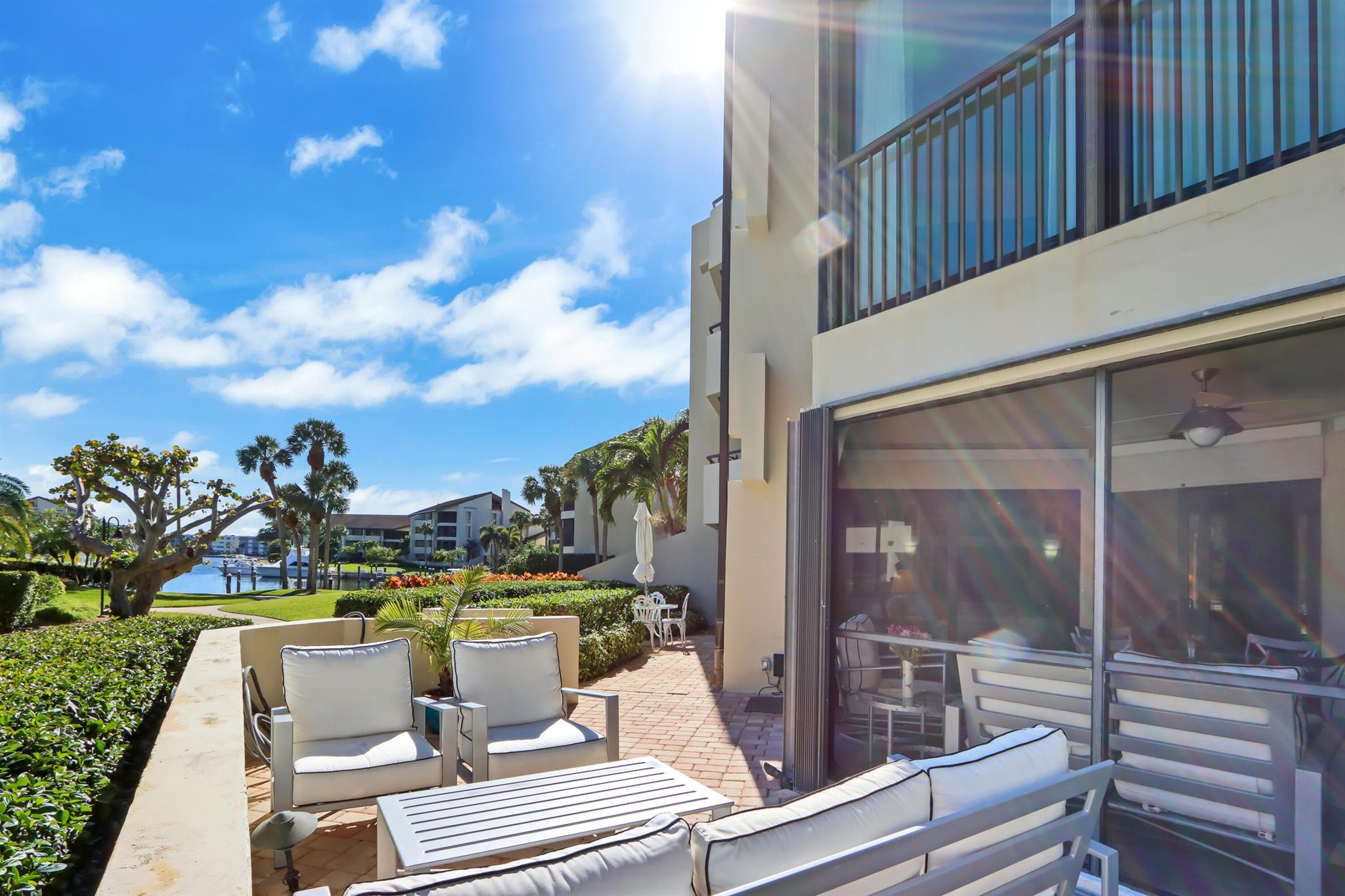 1132 Marine Way W E1l
