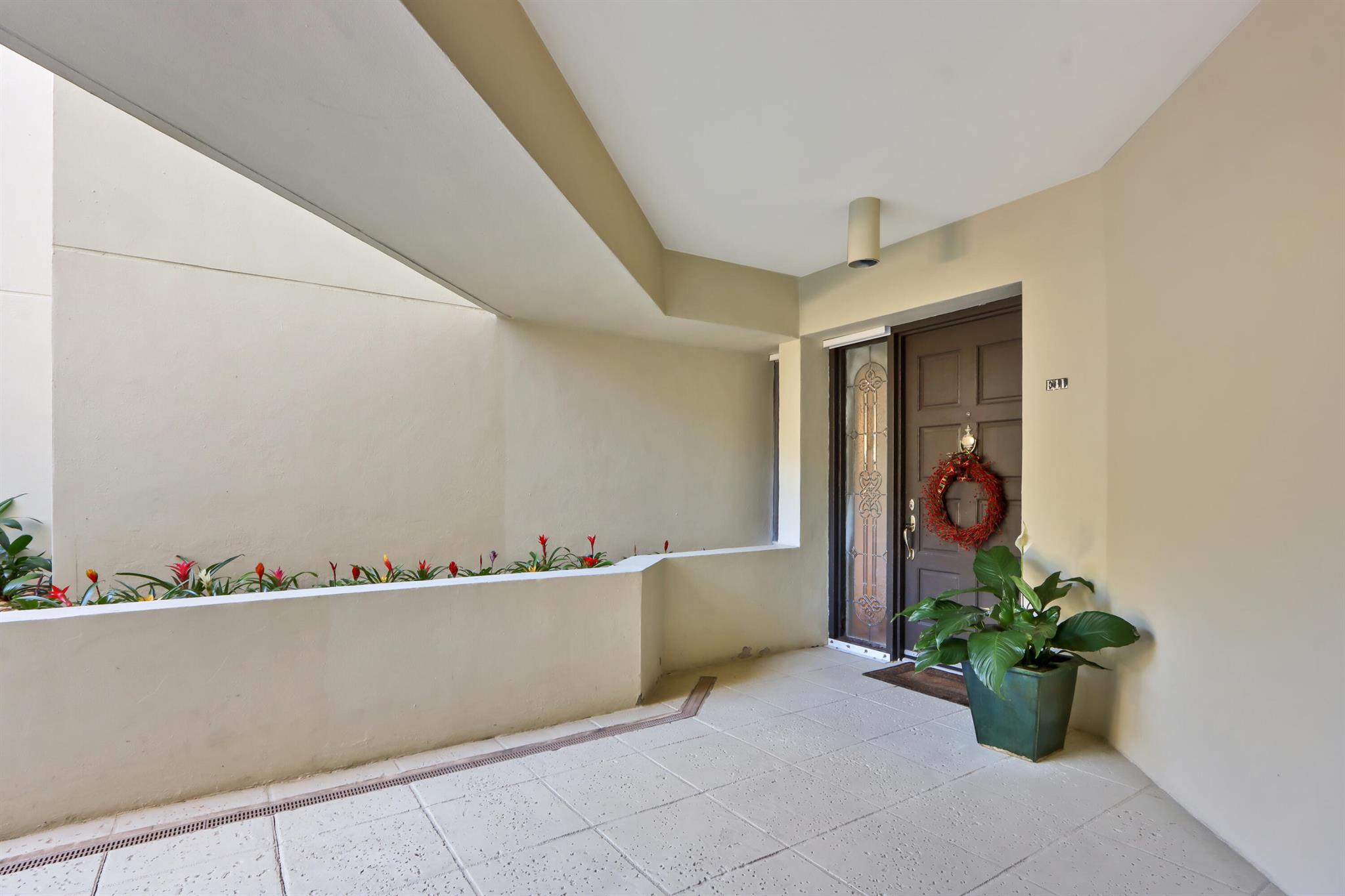 1132 Marine Way W E1l