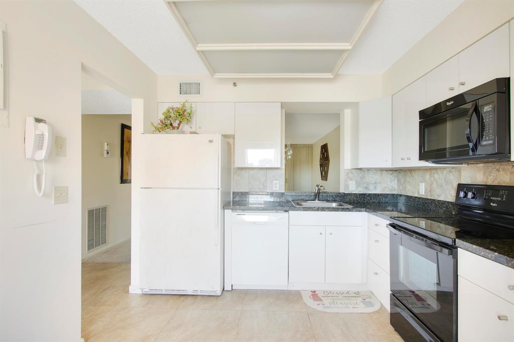 14575 Bonaire Boulevard Unit: 405