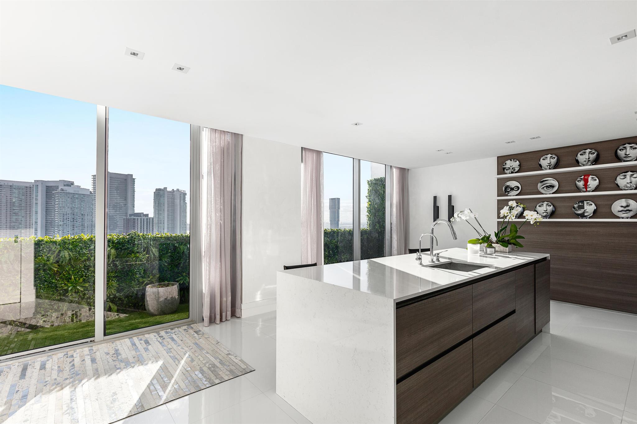 3301 NE 1st Avenue Ph4