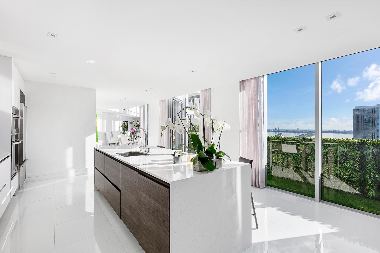 3301 NE 1st Avenue Ph4