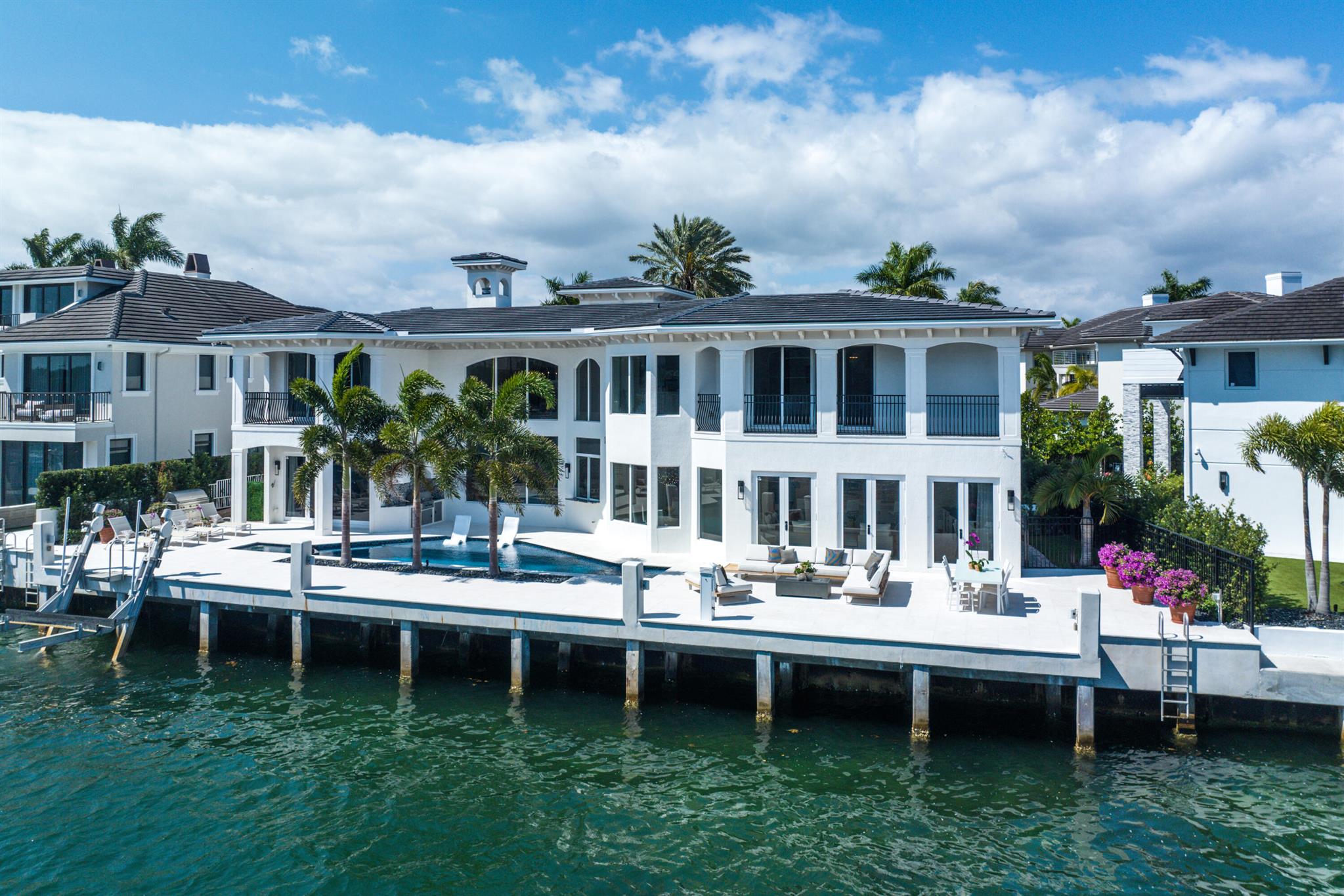 794 NE Harbour Drive