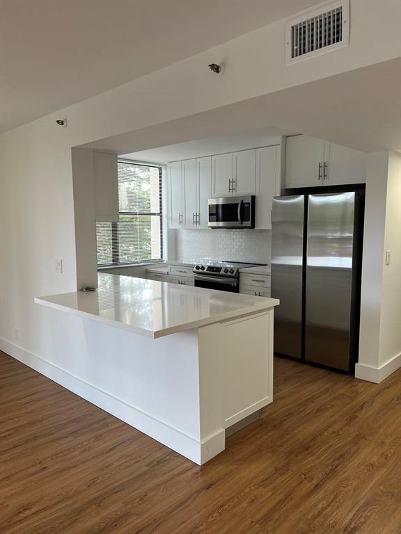 955 Egret Circle 211