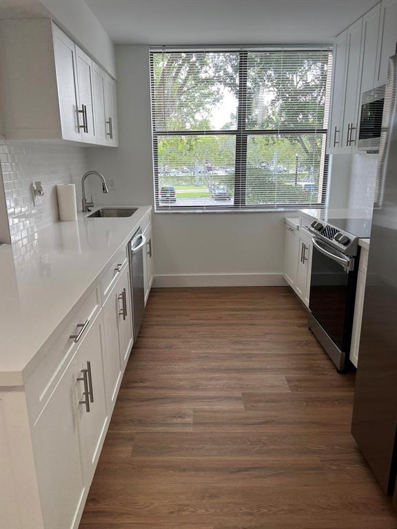 955 Egret Circle 211
