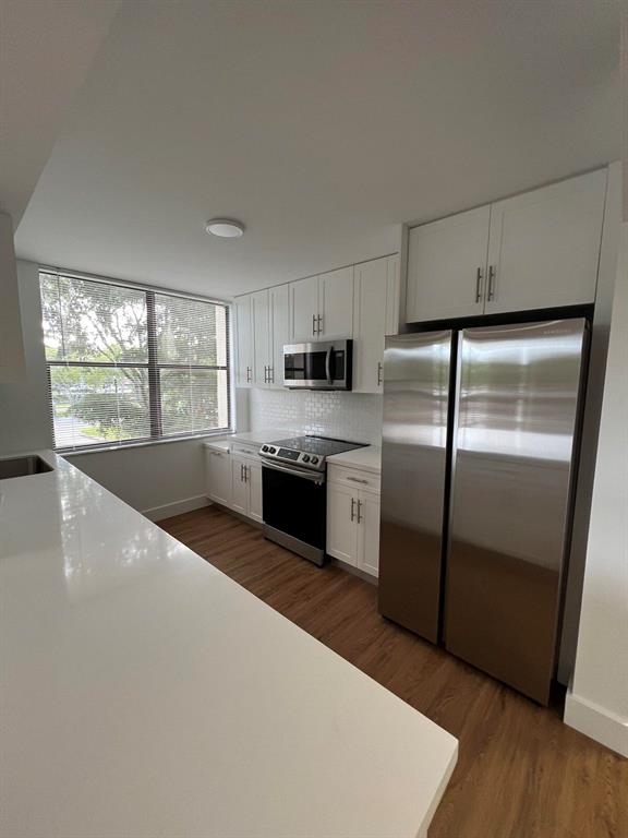 955 Egret Circle 211