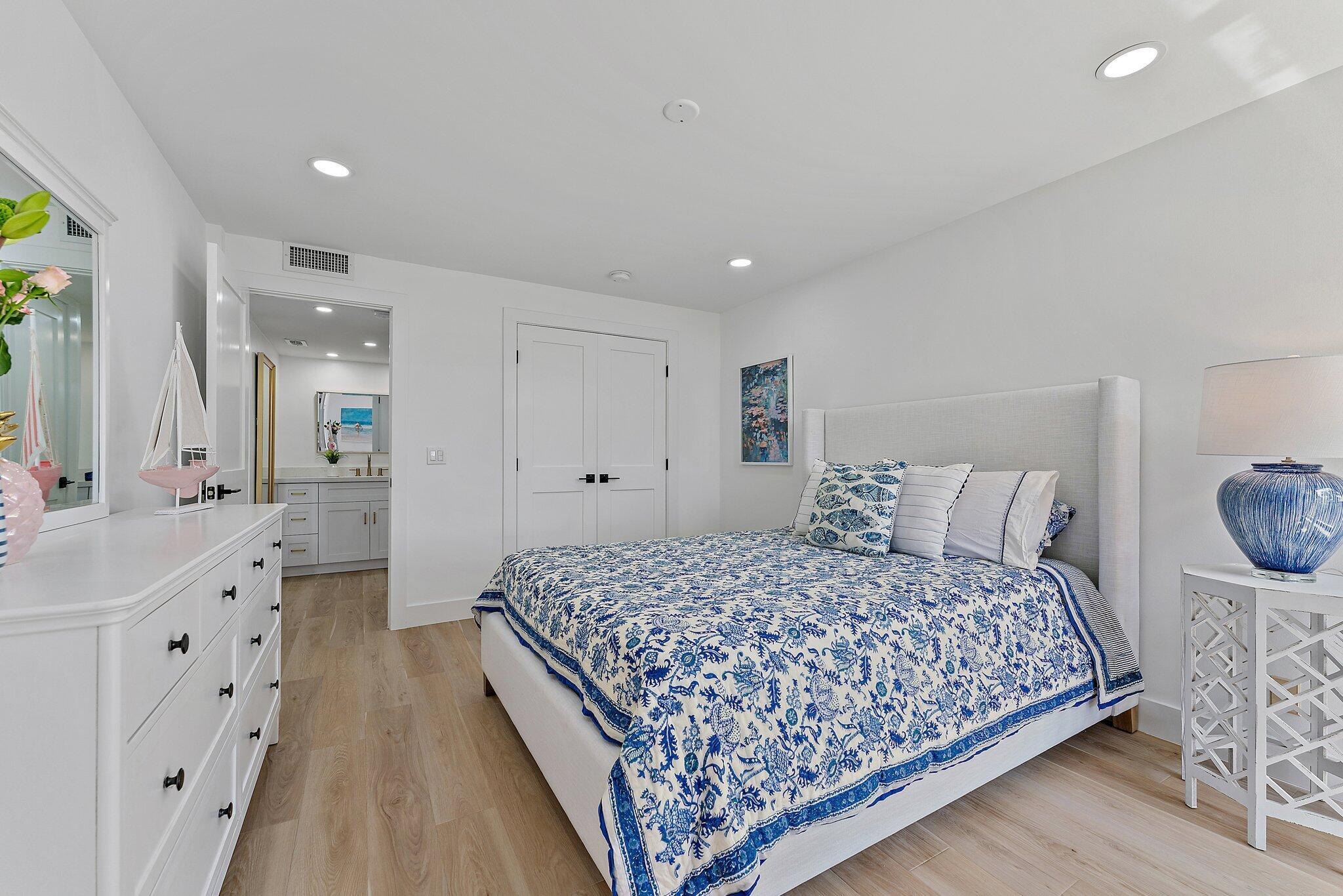 5390 Woodland Lakes Drive 304