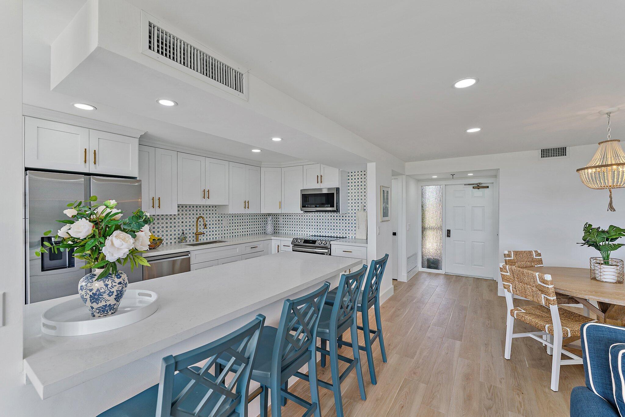 5390 Woodland Lakes Drive 304