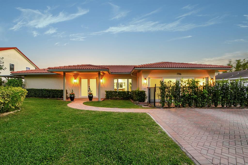 796 Avocet Road