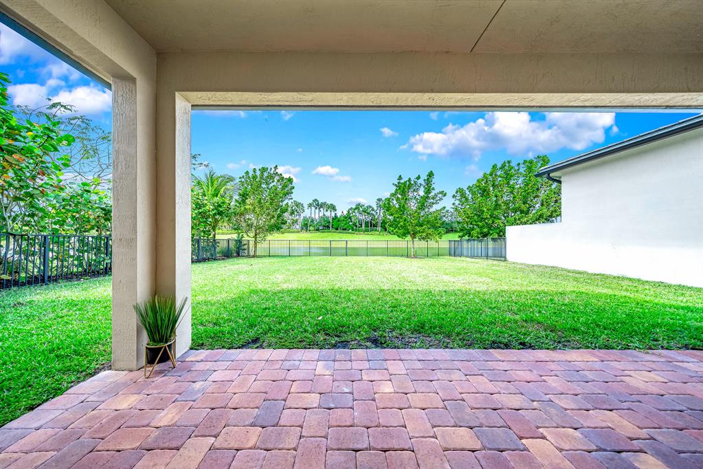 8307 Grand Prix Lane