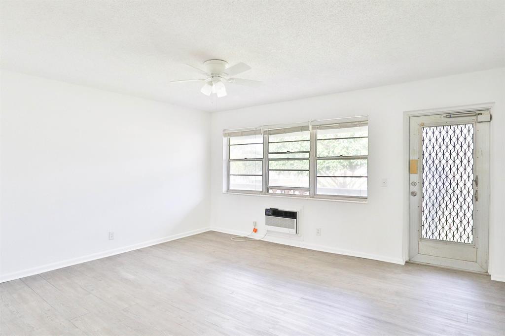 215 Camden I