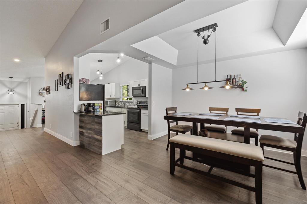 9754 Nickels Boulevard 205