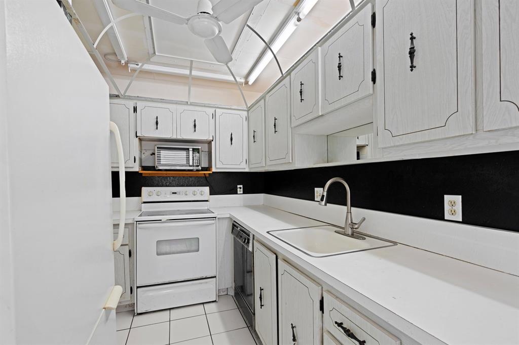 1151 Calamondin Terrace Unit: 101