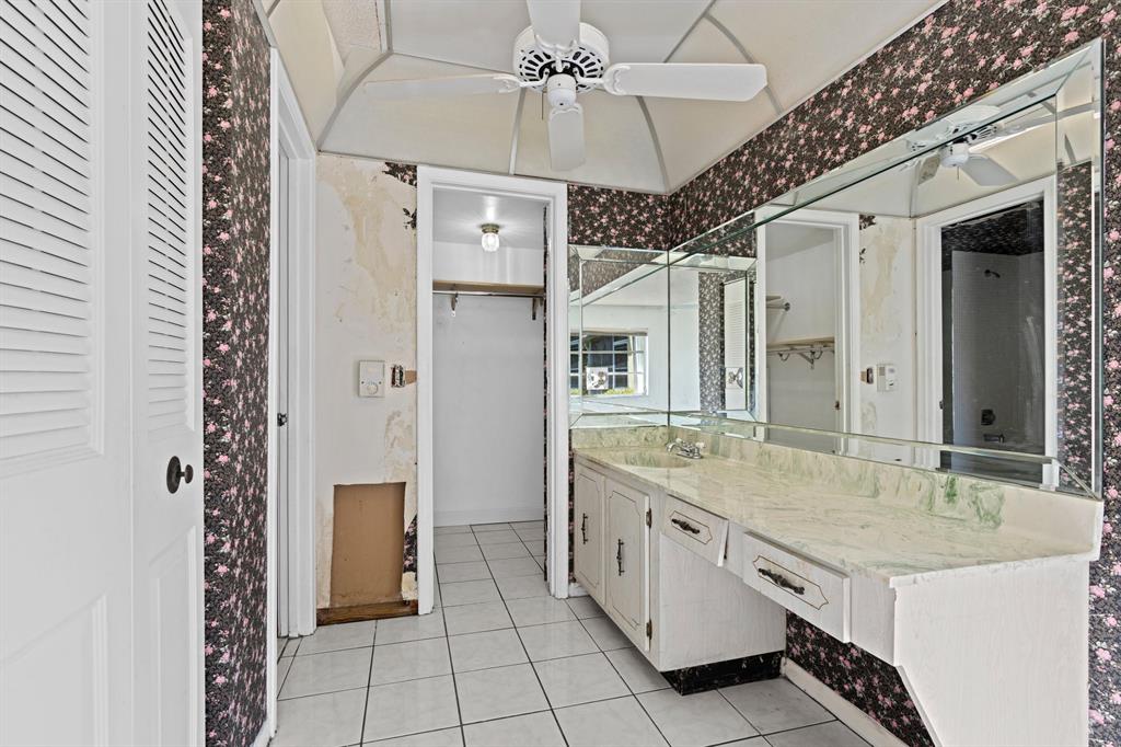 1151 Calamondin Terrace Unit: 101
