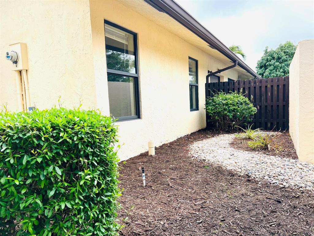 235 SW 29th Avenue