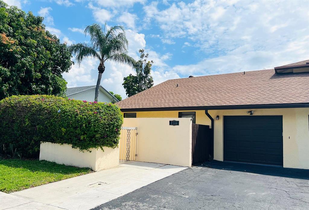 235 SW 29th Avenue
