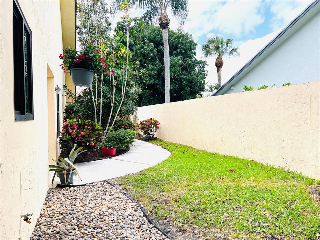 235 SW 29th Avenue