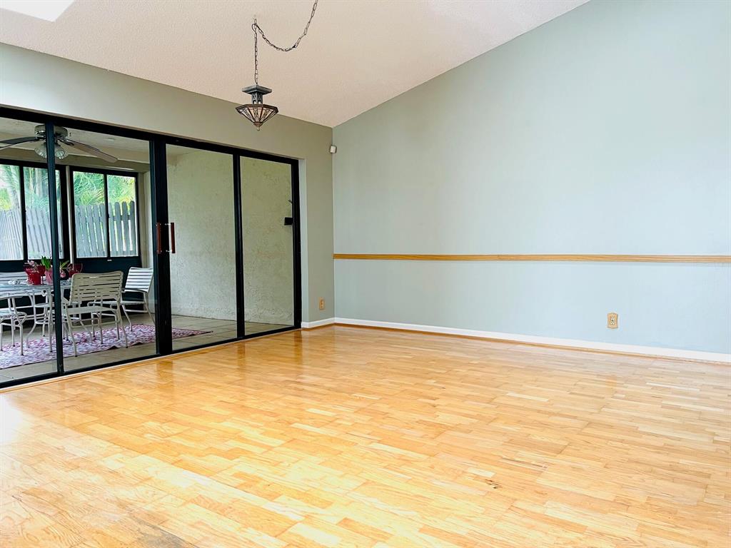 235 SW 29th Avenue
