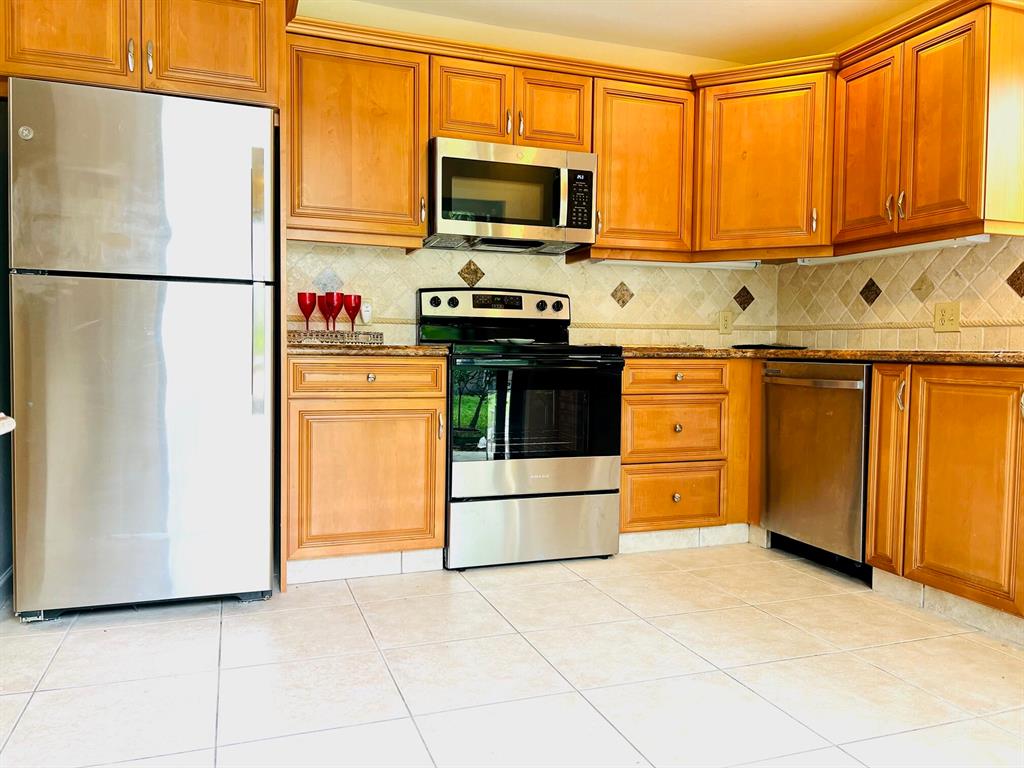 235 SW 29th Avenue