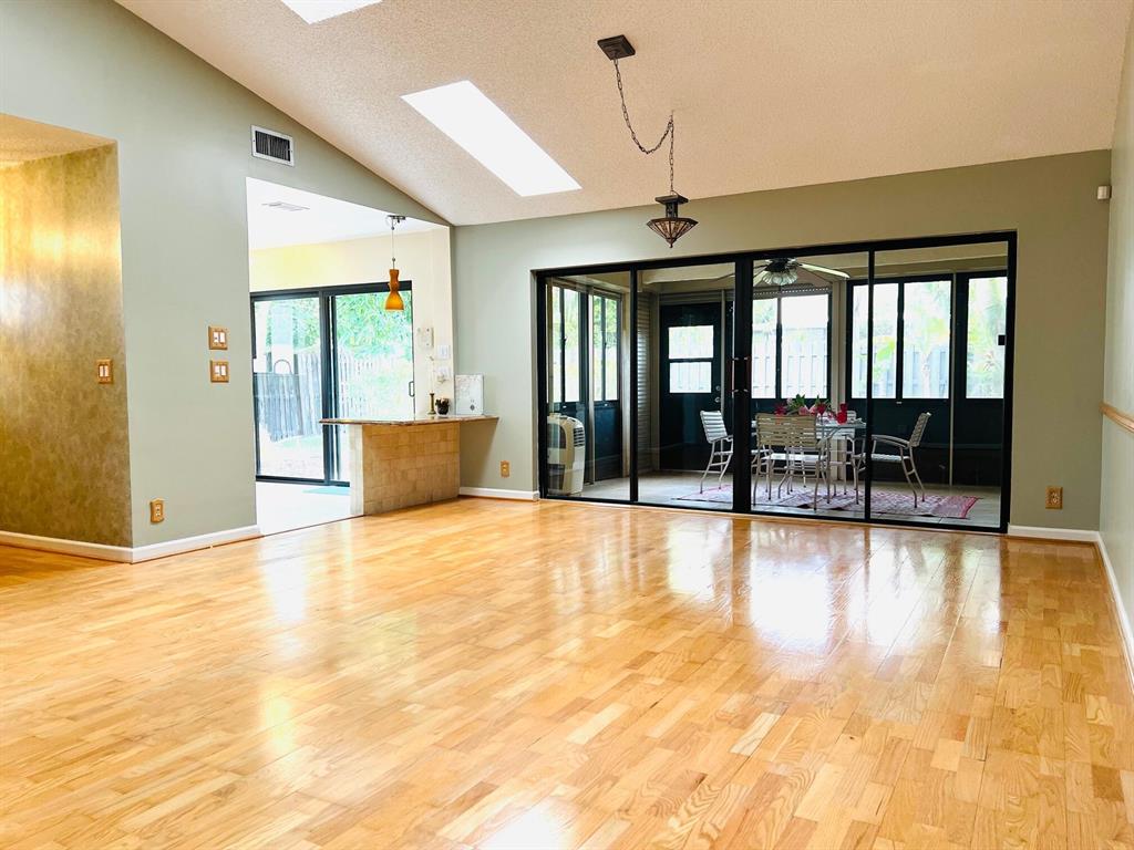 235 SW 29th Avenue