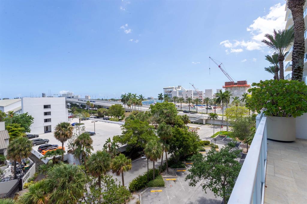 1819 SE 17th Street Unit: 604