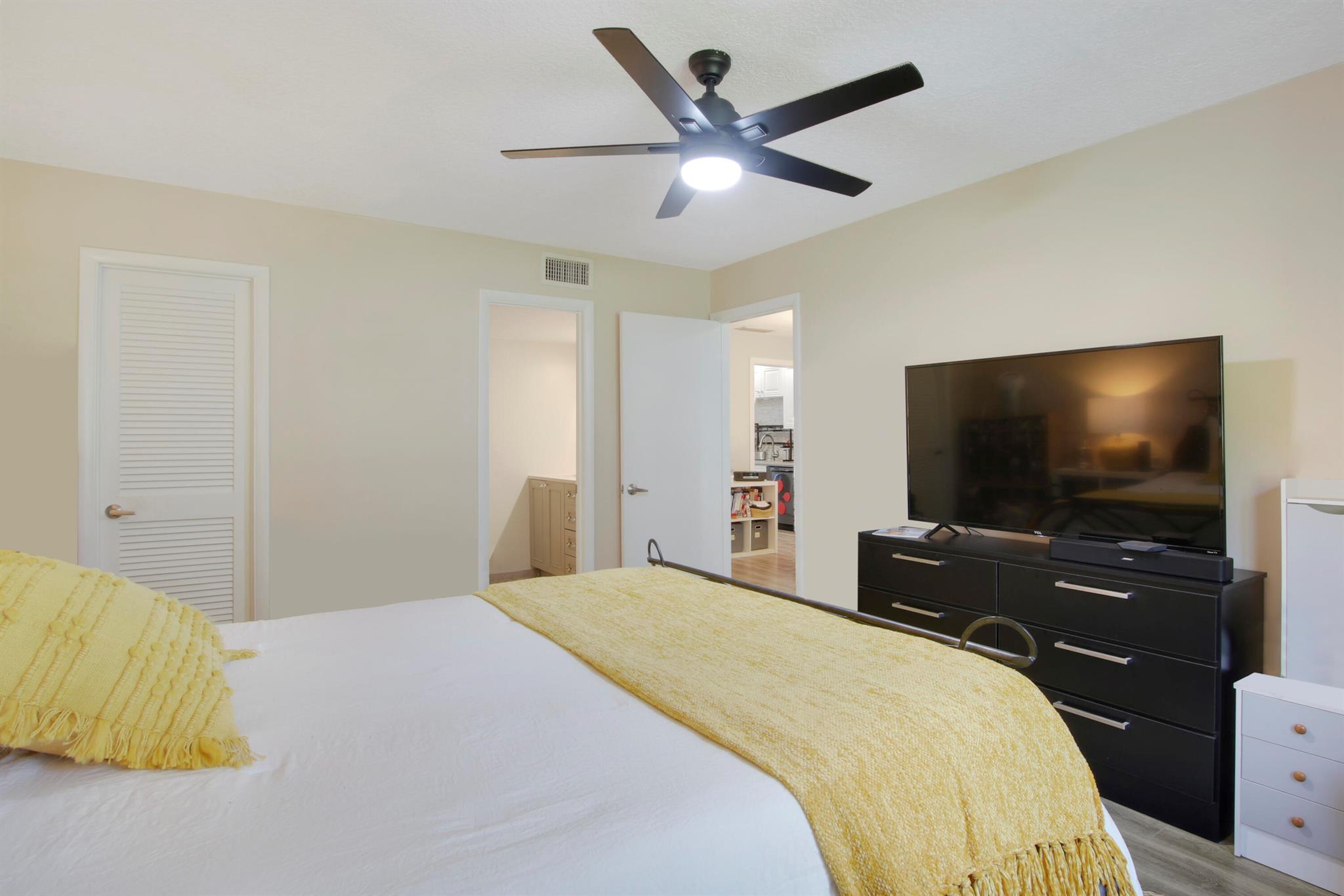 13658 Via Flora Unit: B