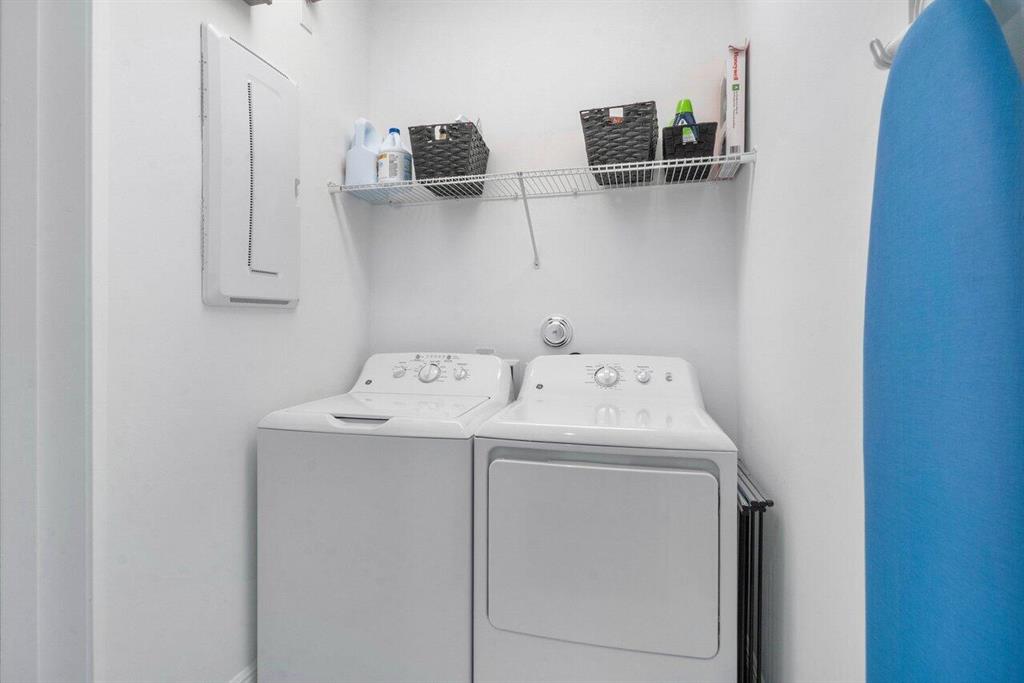 617 Windward Circle N