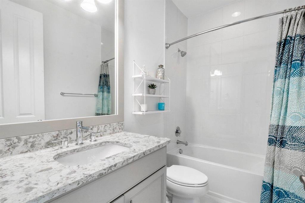 617 Windward Circle N