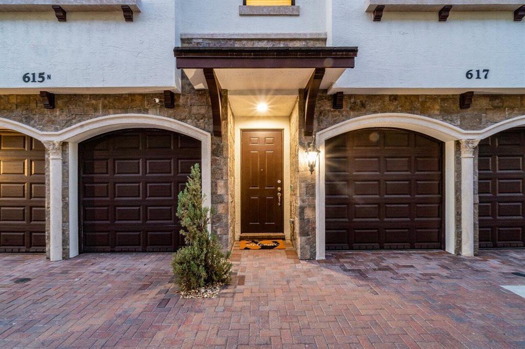 617 Windward Circle N