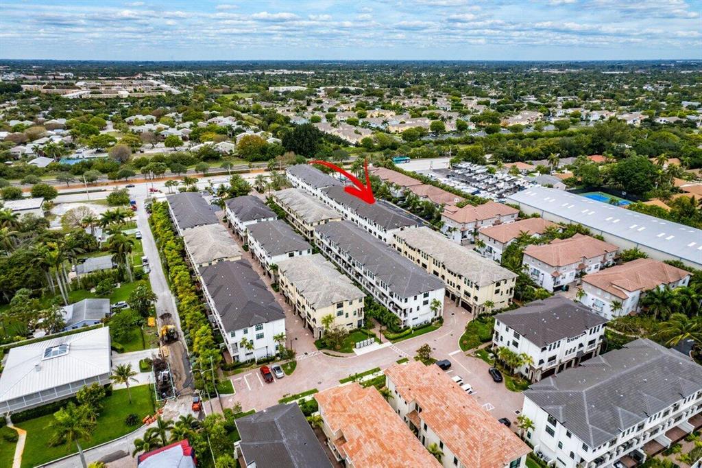 617 Windward Circle N