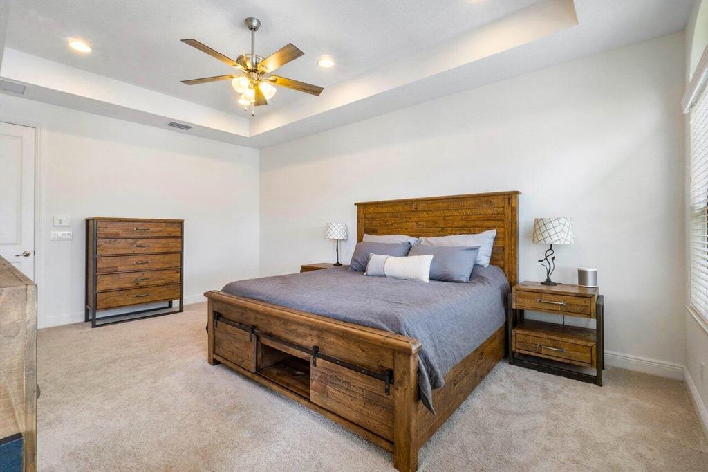 617 Windward Circle N