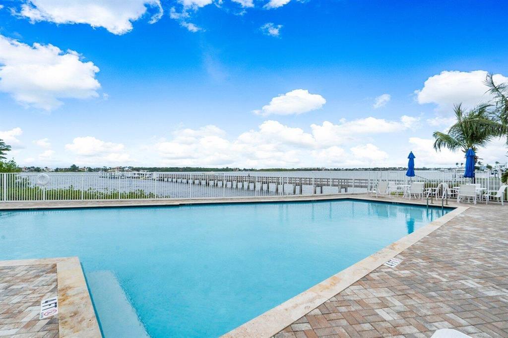 617 Windward Circle N