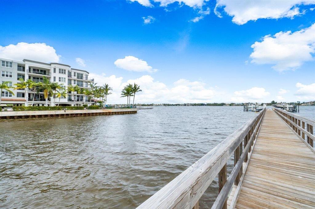 617 Windward Circle N