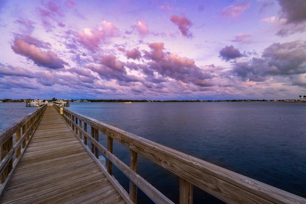 617 Windward Circle N