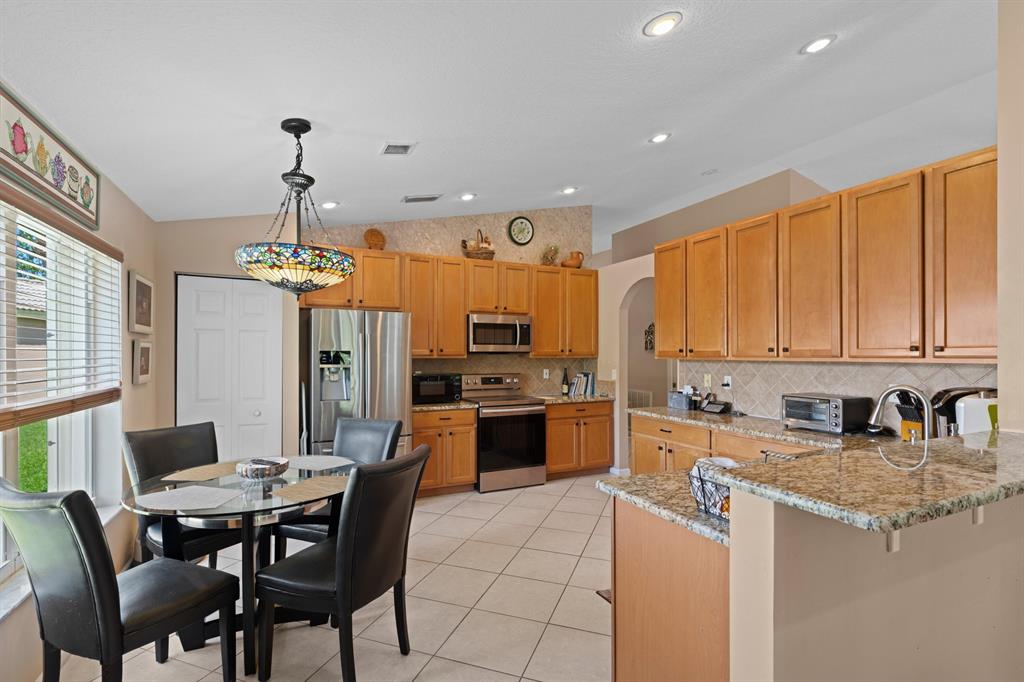 1004 SE Westminister Place