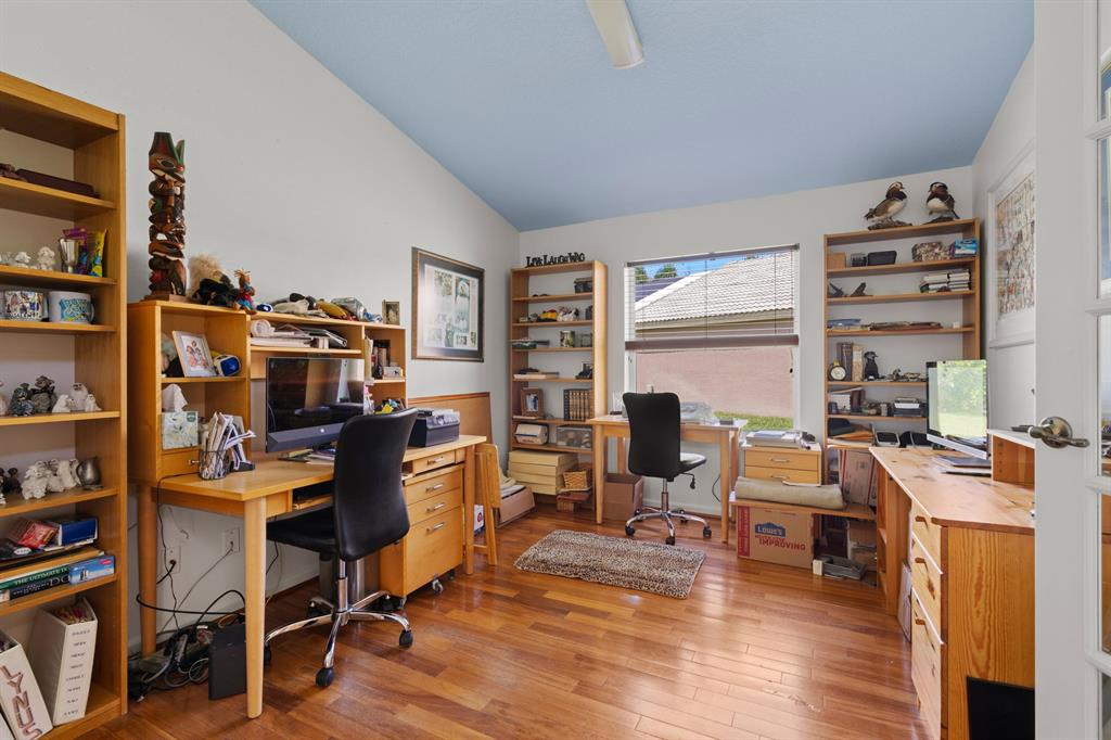 1004 SE Westminister Place
