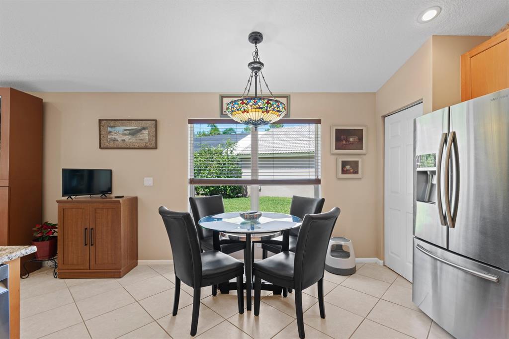 1004 SE Westminister Place