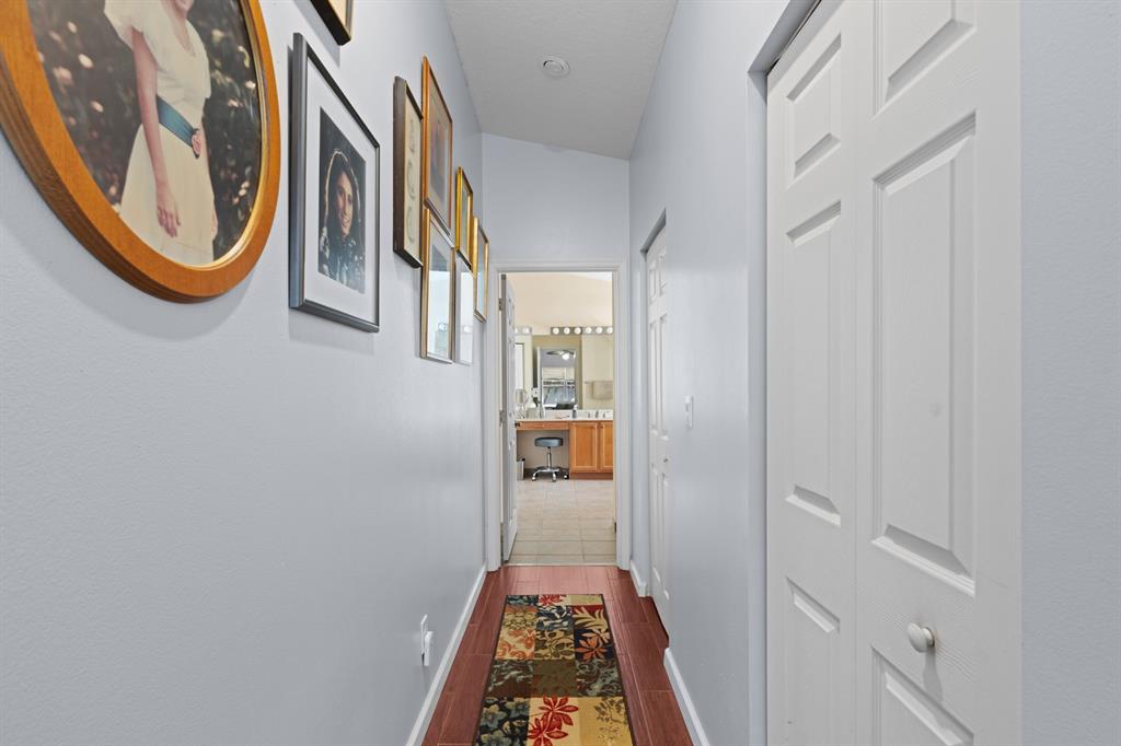 1004 SE Westminister Place