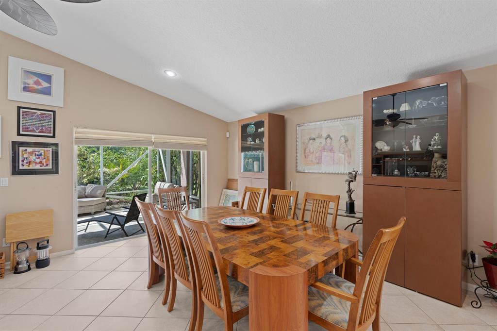 1004 SE Westminister Place