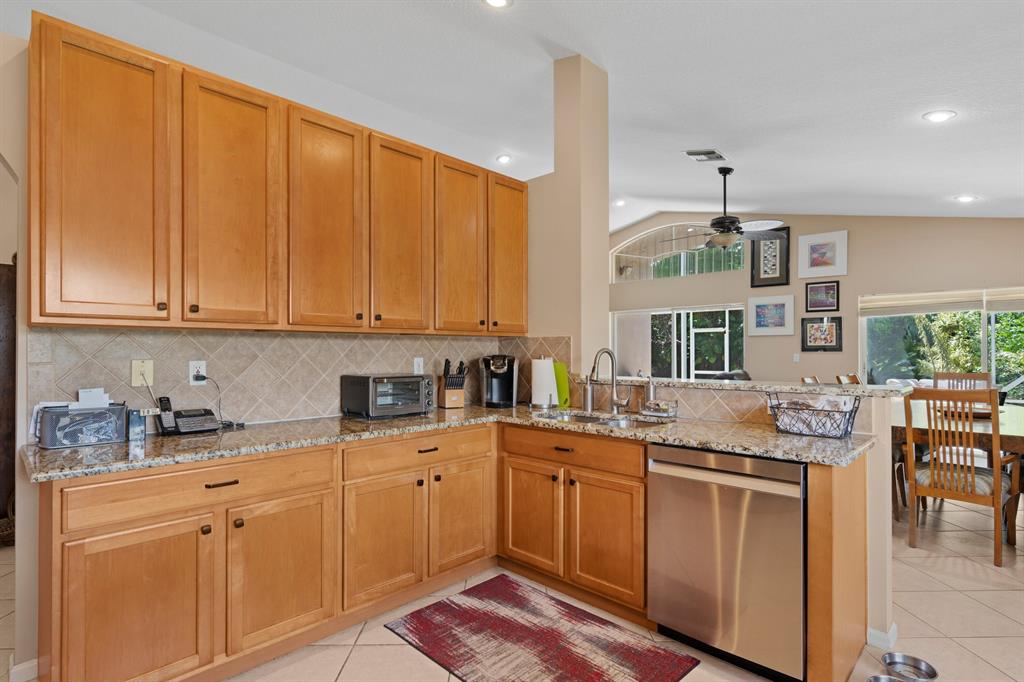 1004 SE Westminister Place