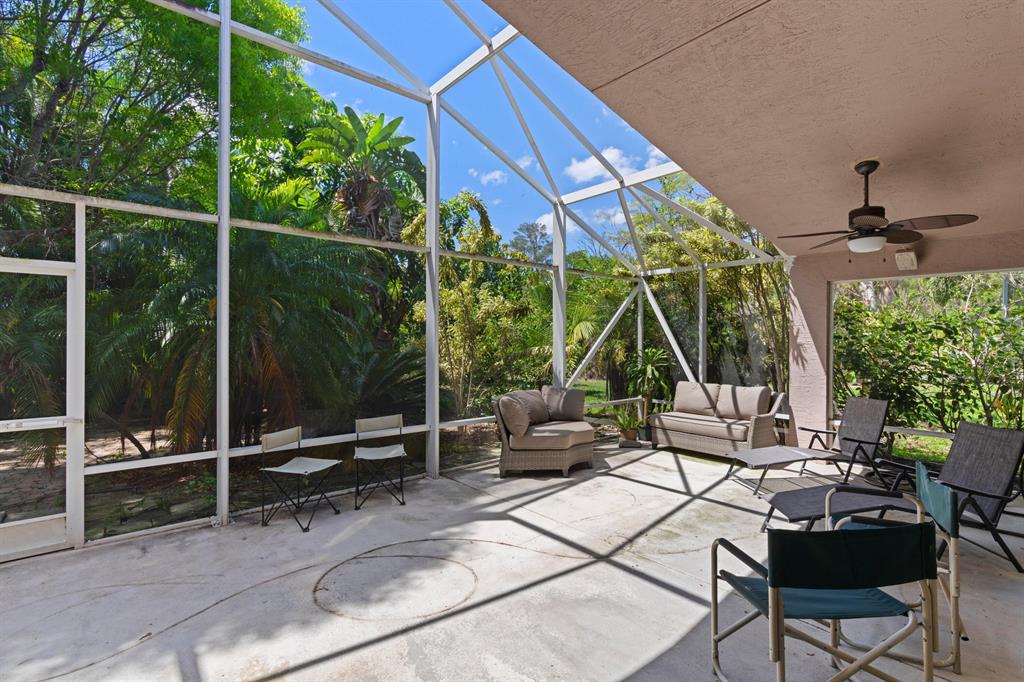 1004 SE Westminister Place