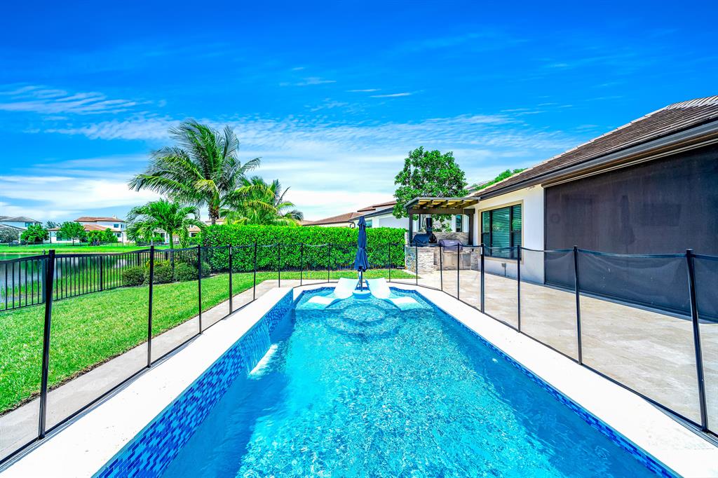 8988 Grand Prix Lane